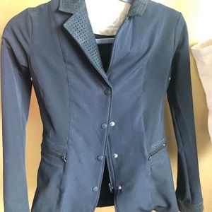 Brand new piper show coat XS